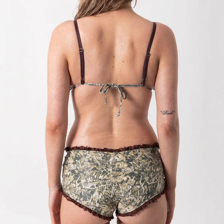 Dame bikini-sæt med frisk camouflagemønster og flæsedetaljer Skovae