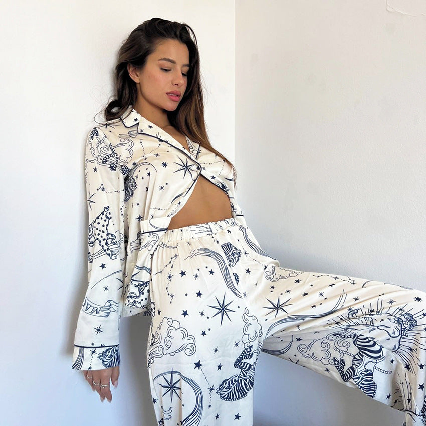 Dame Pyjamasæt med kreative grafiske motiver og blødt stof Stilla