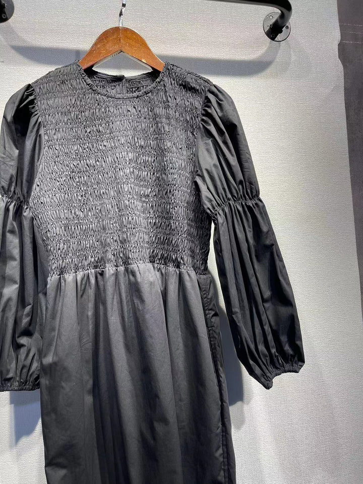 Dame Mini-kjole med smagfuldt flæsedetalje og elastisk talje Stilla