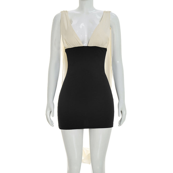 Damen Wickelminikleid mit aufregenden Trägern und figurbetonter Silhouette Skovae