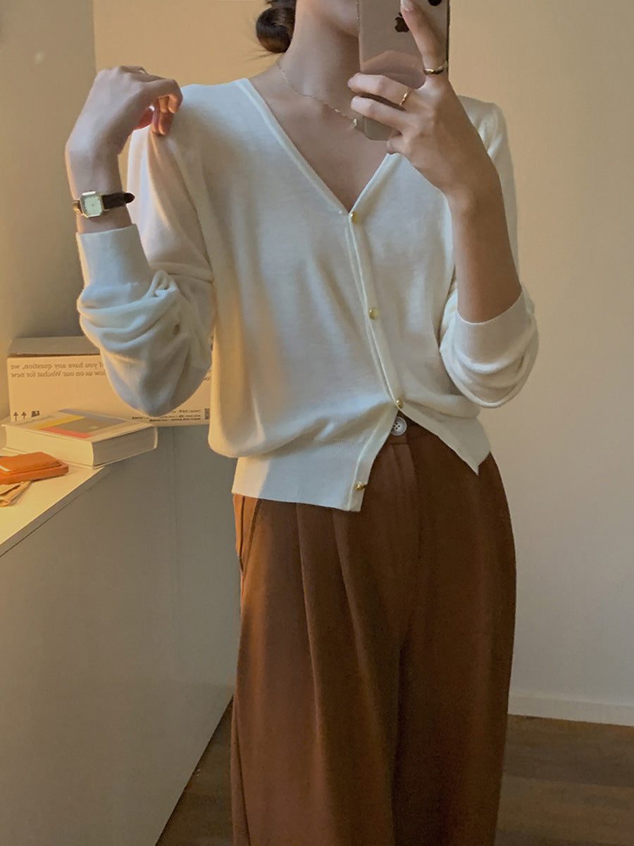 Dame elegant strikket cardigan med V-udskæring og elegante knapdetaljer Stilla