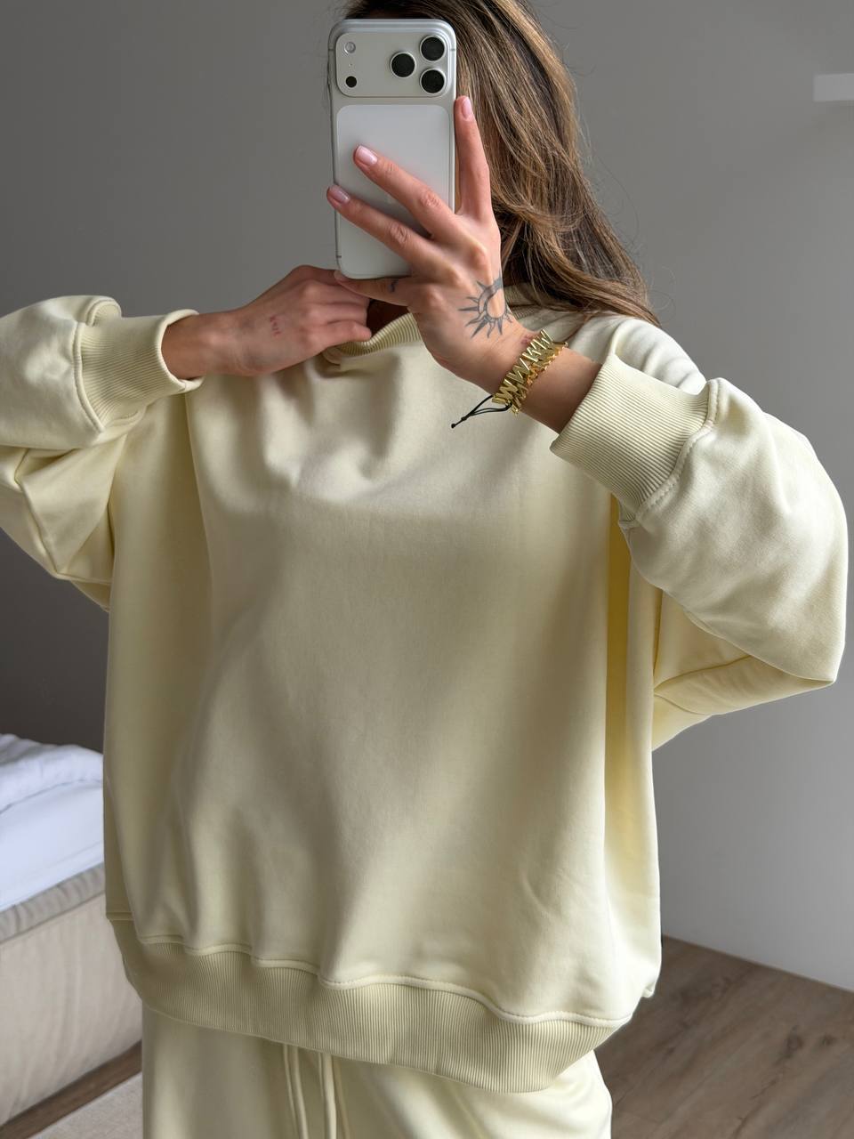 Kvindernes oversized sweatshirt med afslappet pasform og brede manchetter