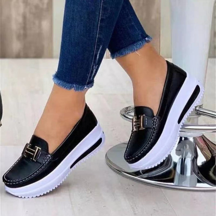 Dame Slip-On Mokkasiner med moderne design og komfortabel plateau-sål Stilla