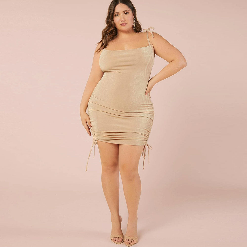 Dame Mini-Bodycon-kjole med raffineret flæsedetalje Skovae