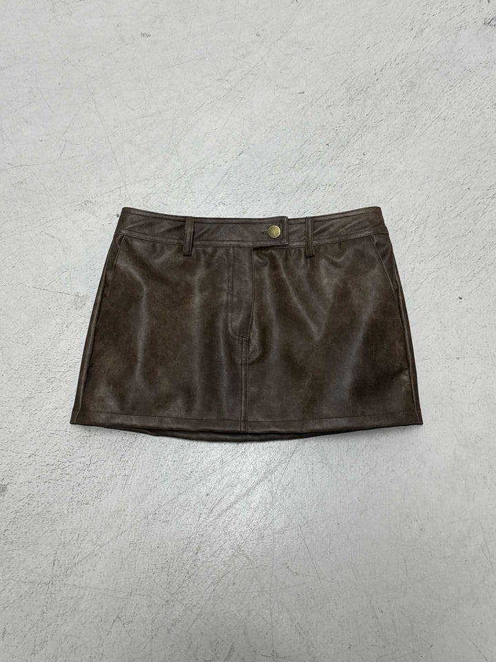 Dame moderne kunstlæder mini skirt med praktisk bælte detalje Skovae