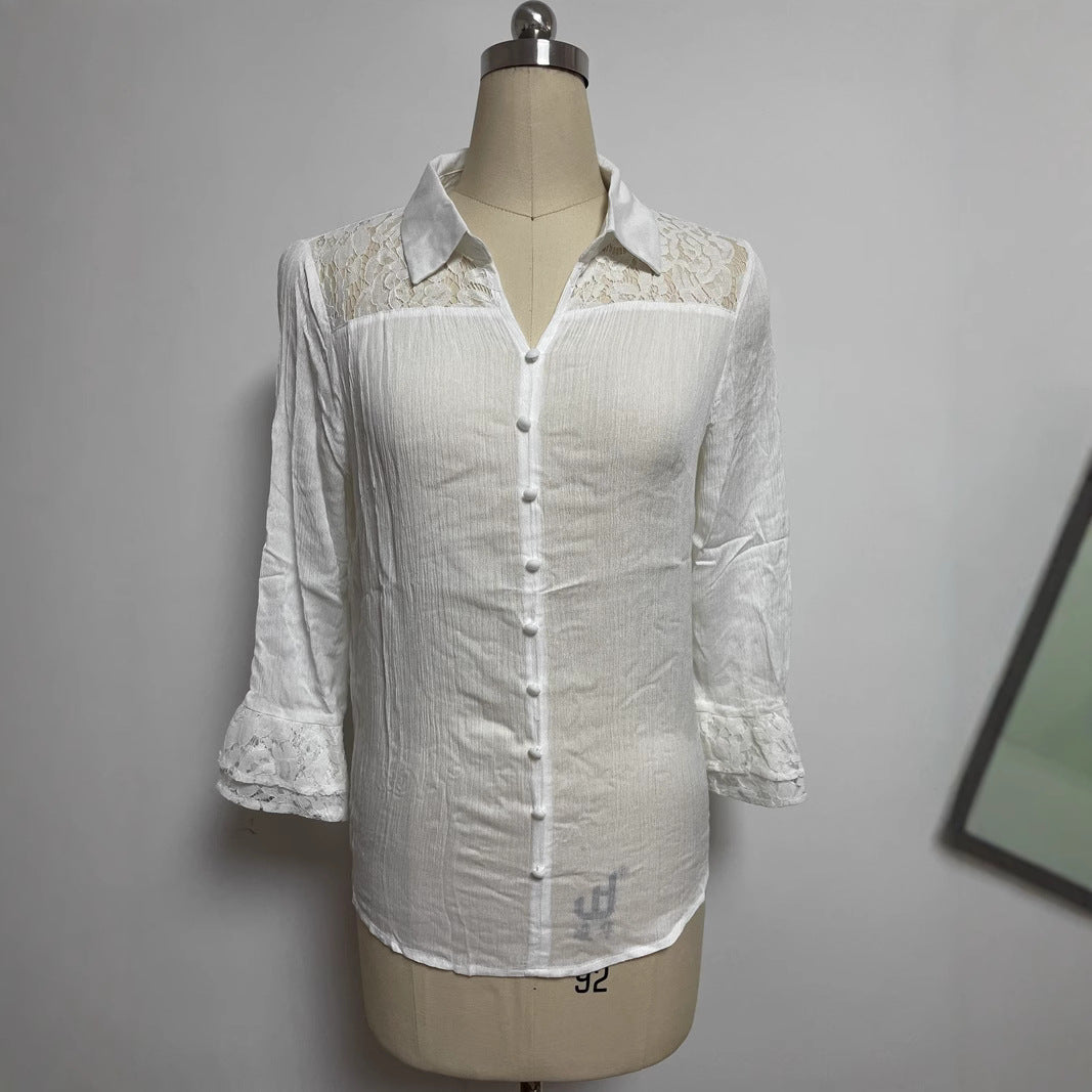 Dame nan halvtransparent kreppet bluse med spidsgennemsnit, stofbetrukne knapper og trekvart volantsleeves Skovae