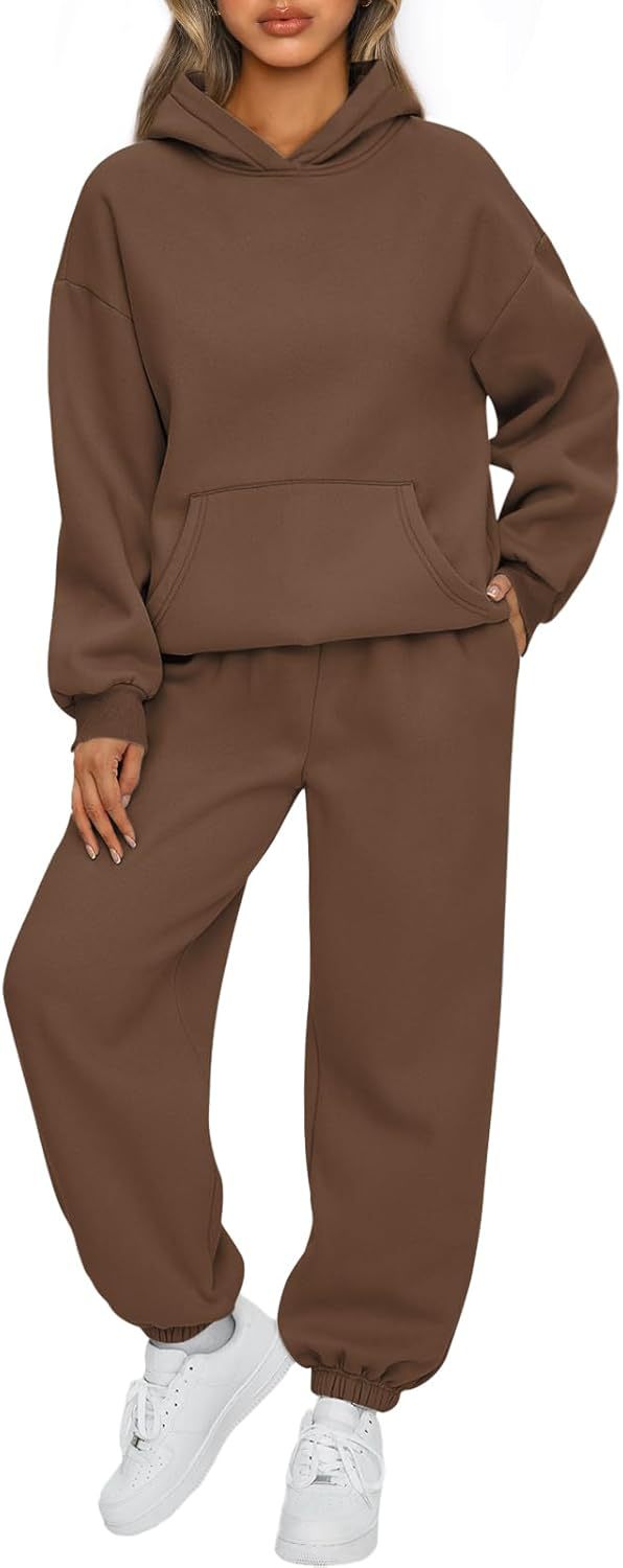 Kvinders afslappede hoodie jumpsuit lavet af kvalitets sweat materiale med praktiske lommer Skovae