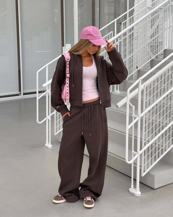 Kvinders casual crop top hoodie med løs pasform og komfortable joggers Stilla