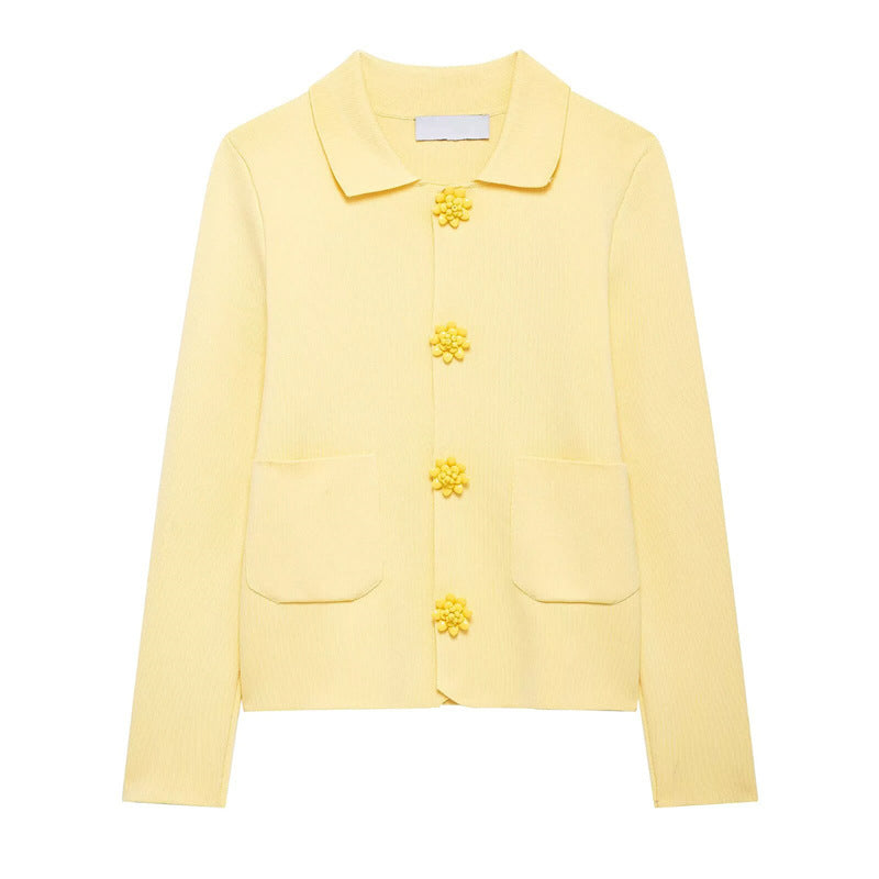 Kvinders fine cardigan med dekorative blomsterknapper Stilla