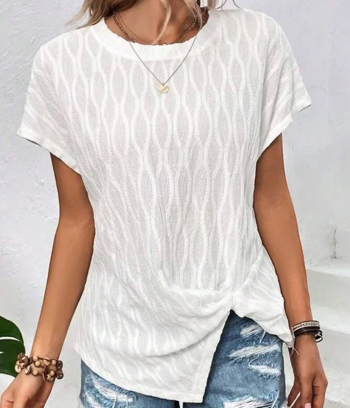 Dame Casual Kortærmet T-shirt med bølget strikdesign og knudeaccent Stilla