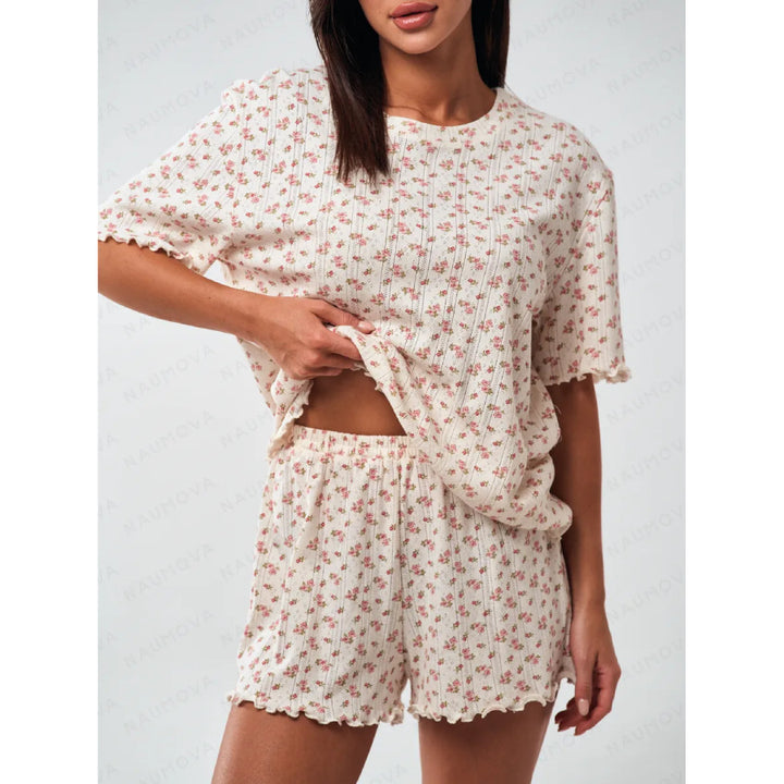 Damer hyggeligt kort pyjamasæt med fine ruffledetaljer Stilla
