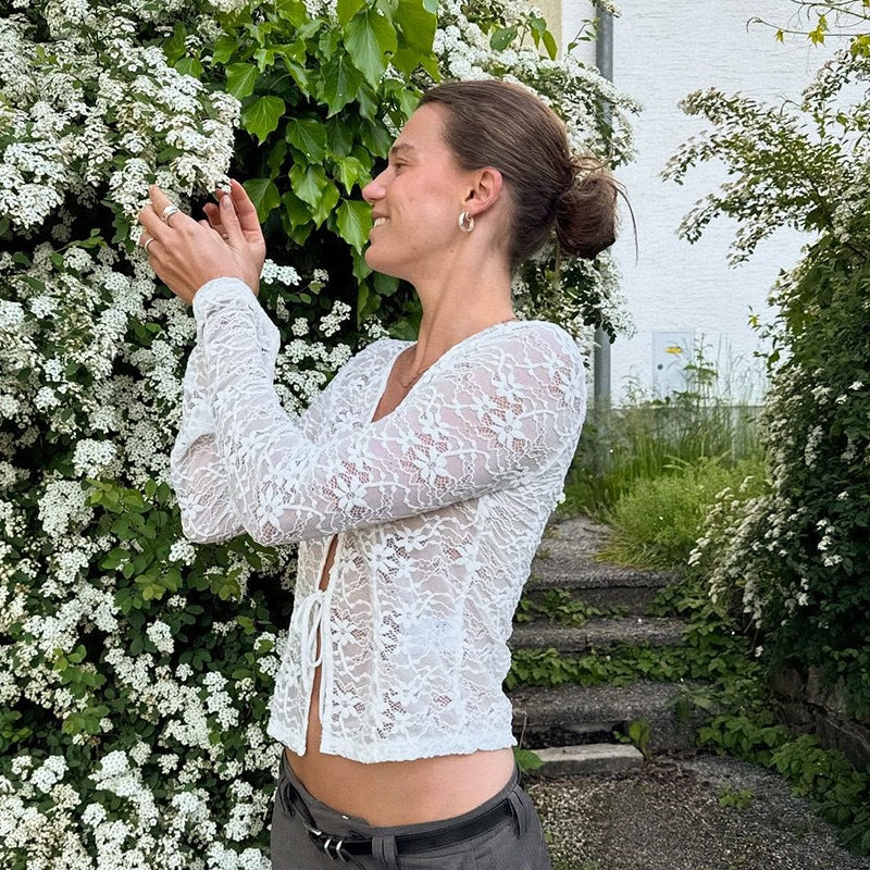 Dame blonde skjorte med elegant snørre lukning Skovae