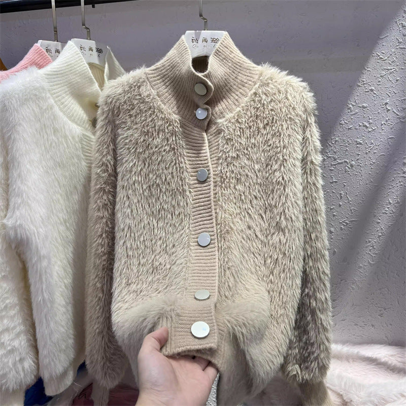 Kvinders hyggelige cardigan med knaplukning og høj krave Stilla