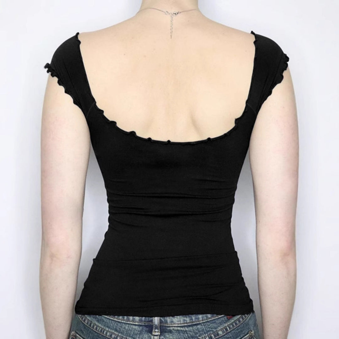 Dame elegant top med flæse detaljer og off-shoulder design Skovae