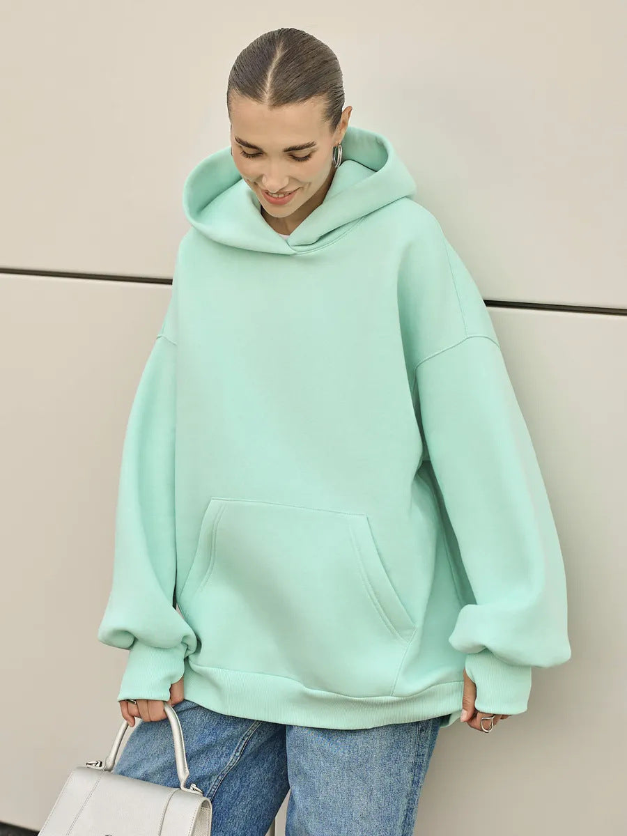 Kvinders oversized hoodie med voluminøse ærmer og integreret kængurulomme Skovae