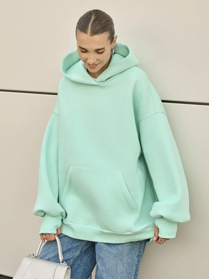 Kvinders oversized hoodie med voluminøse ærmer og integreret kængurulomme Skovae