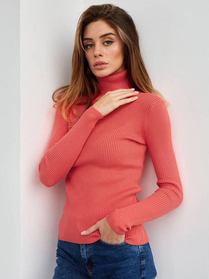 Kvinders lang sweater med høj krave og fin ribbet tekstur Stilla