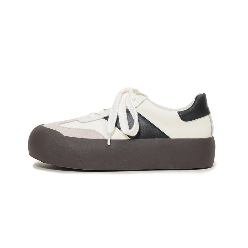 Dame Plateau Sneakers med moderigtigt overmateriale og ergonomisk sål Stilla