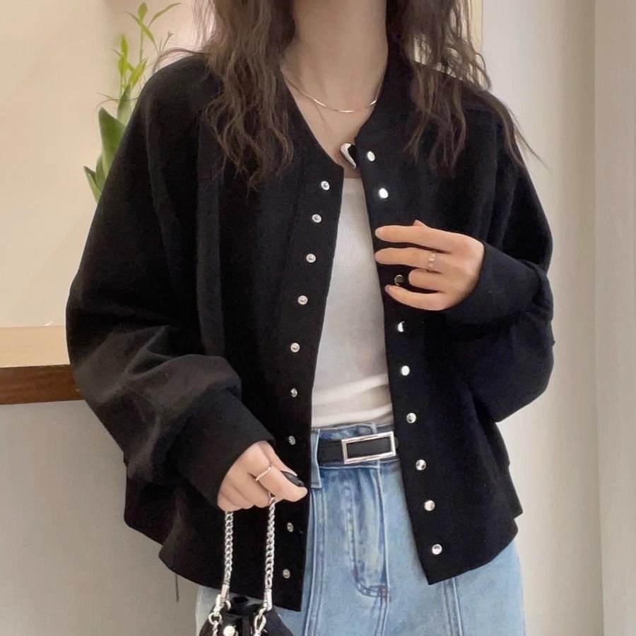 Dame sporty collegejakke med skinnende knapper Stilla