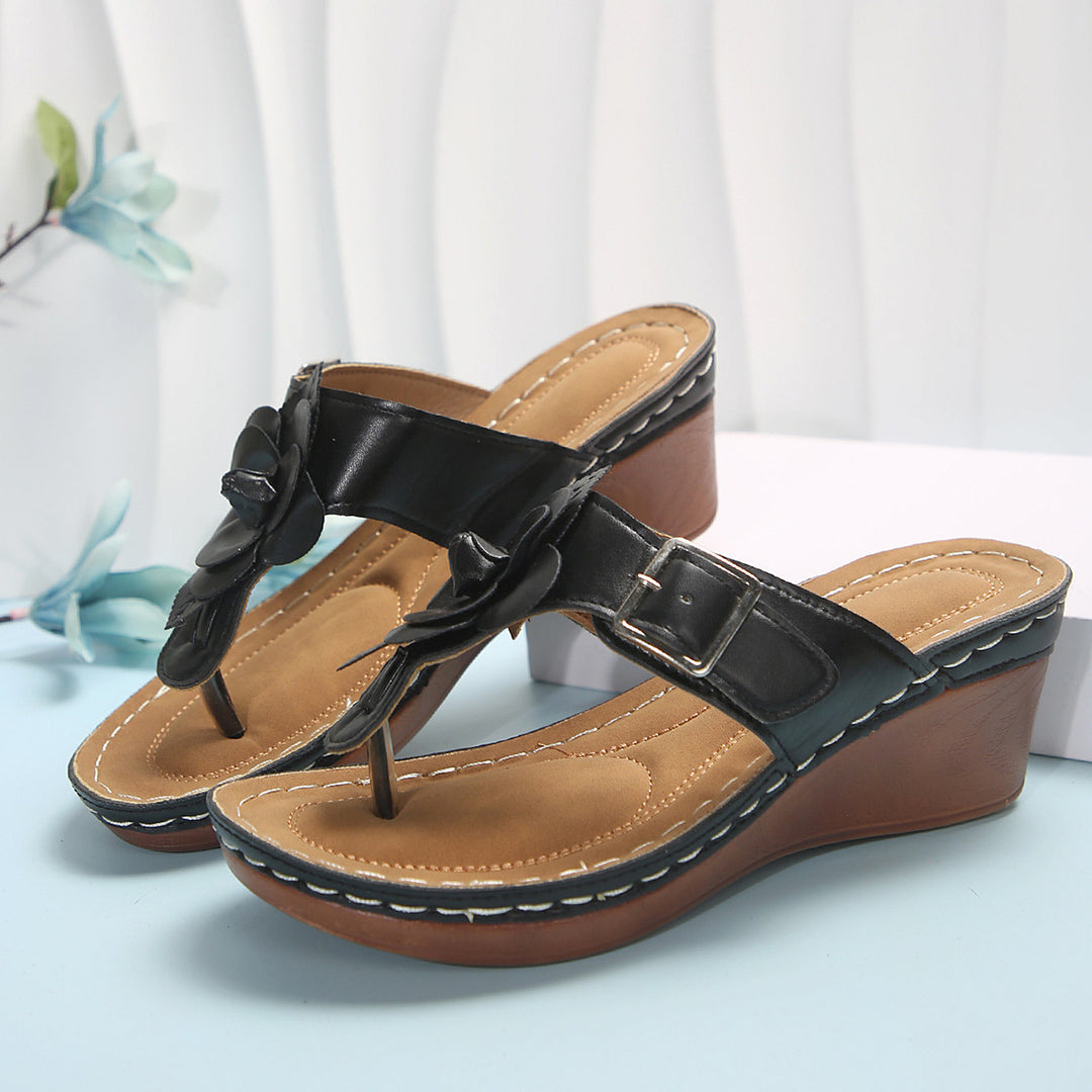 Dame Elegante Wedge-Sandaletter med dekorative Blomsterapplikationer Stilla