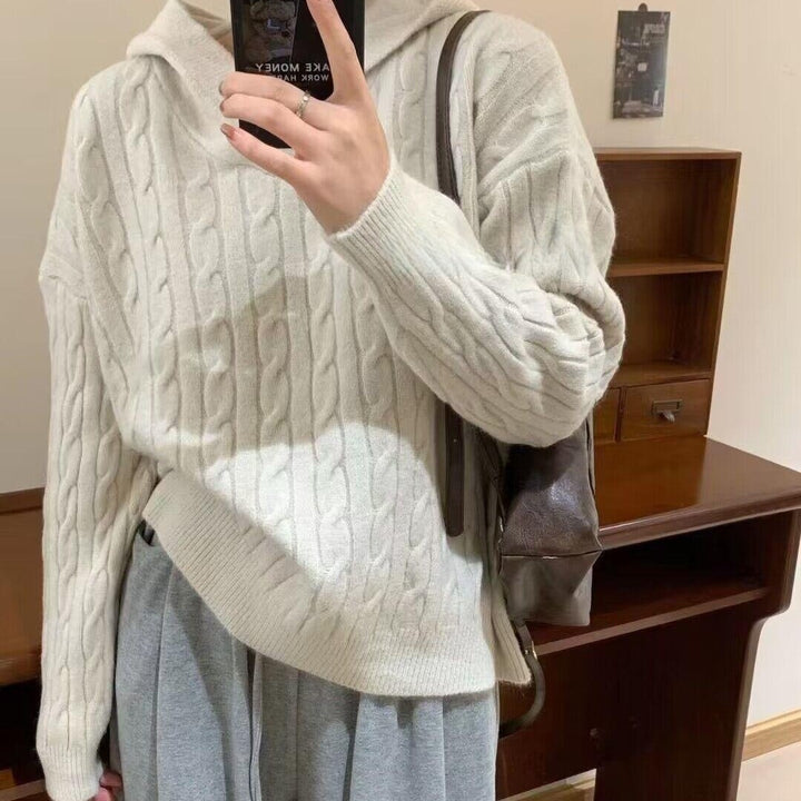 Dame chunky strikket sweater med hætte og strukturerede ribdetaljer Stilla