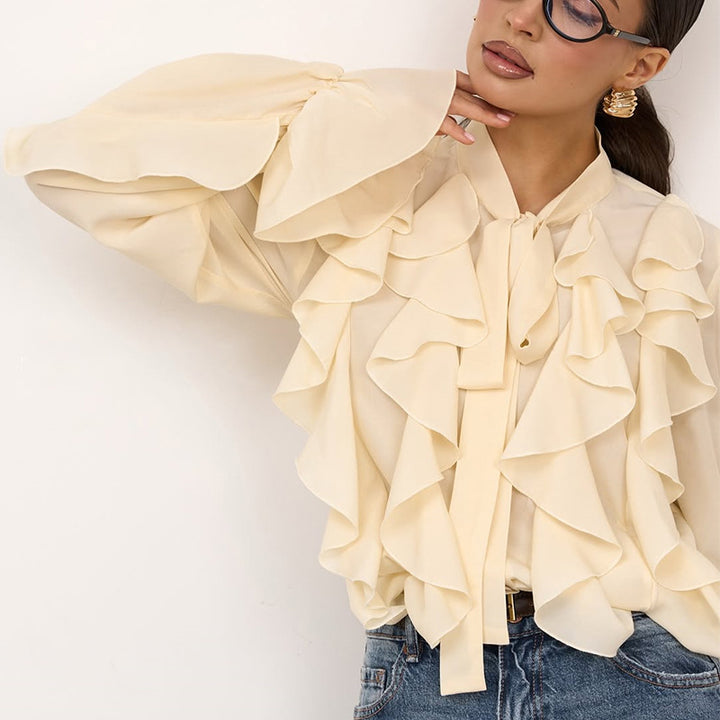 Dame rynket bluse med elegant krave og lange ærmer Stilla