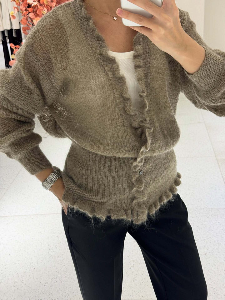 Kvinders cardigan med legende flæse design Stilla