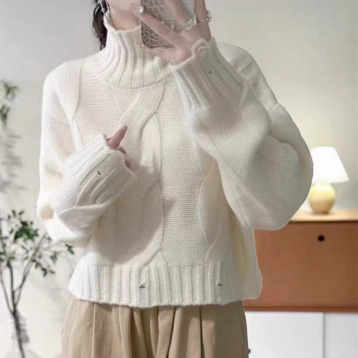 Kvindernes strikkede sweater med høj krave og kabelmønster Stilla