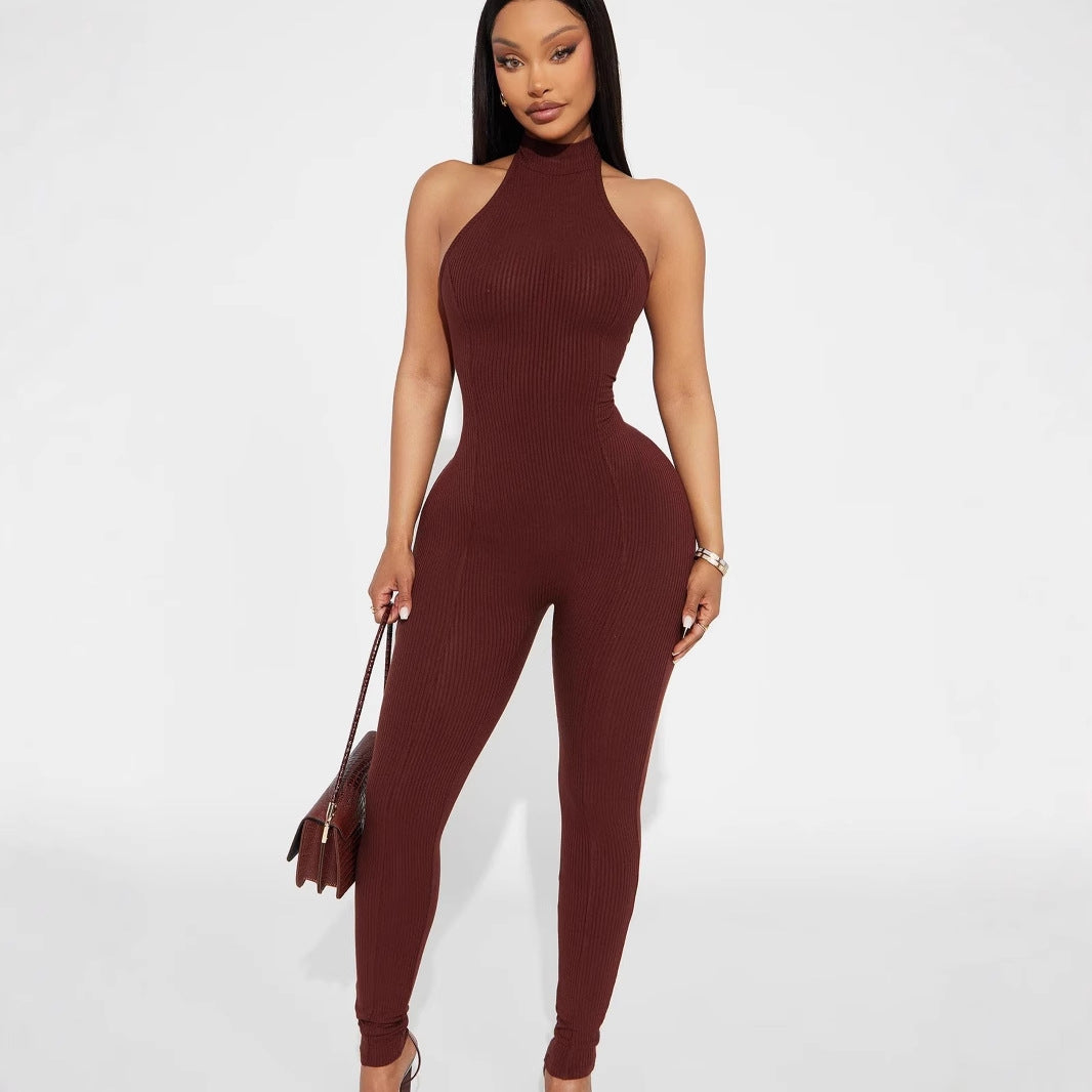 Dame figursyet jumpsuit med høj krave og ribstruktur Skovae