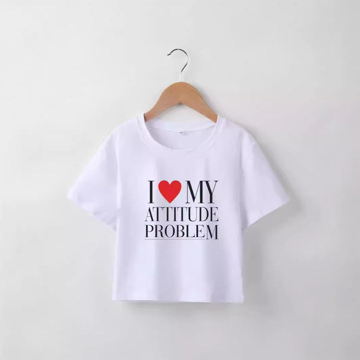 Dame crop top med blomstret grafisk print og tætsiddende pasform Skovae