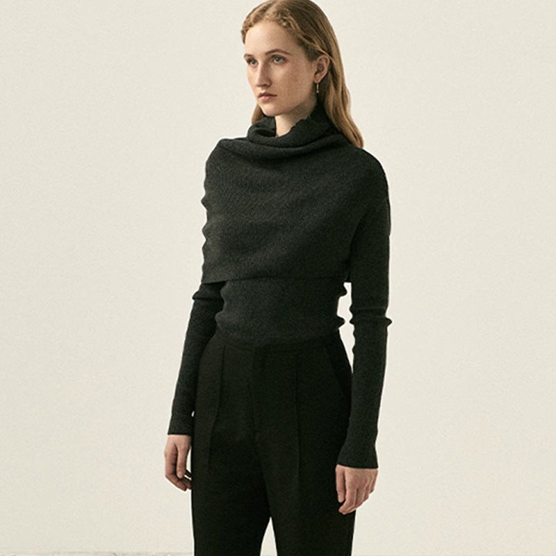 Damer hyggelig turtleneck pullover med elegant asymmetrisk silhuet og fint ribstrik Stilla