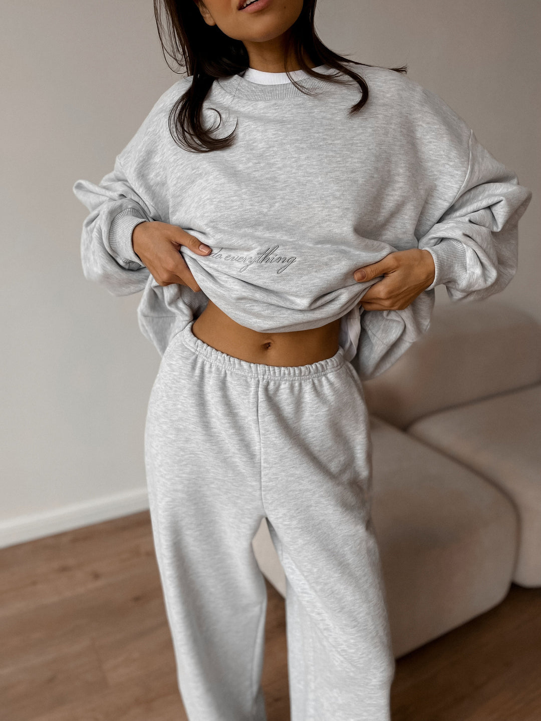 Kvindernes komfortable og stilfulde sweater med elastisk talje Skovae