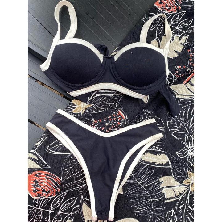 Dame Bikini-sæt med elegant knude og figursyet snit Stilla