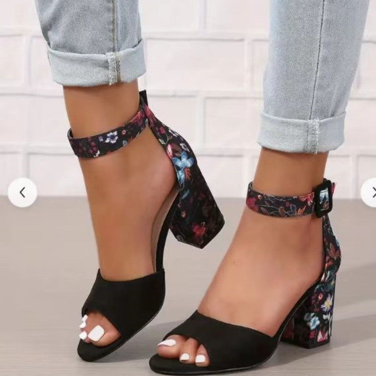 Dame sandaler med blokhæl og floralt design Stilla