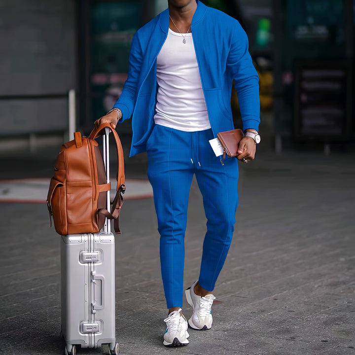 Herrer modetrendy fritidsdragt med sporty detaljer og åndbart stof Stilla