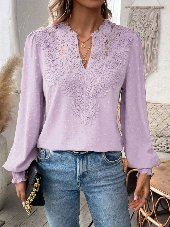 Damebluse med kunstnerisk broderi Stilla
