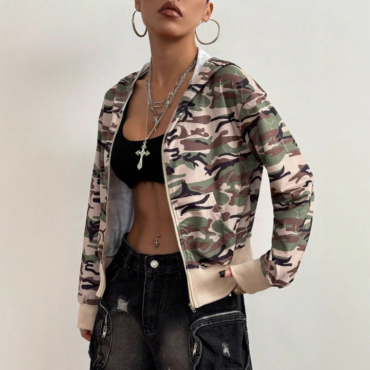 Kvindernes cropped hoodie jakke i moderne camouflage stil Stilla