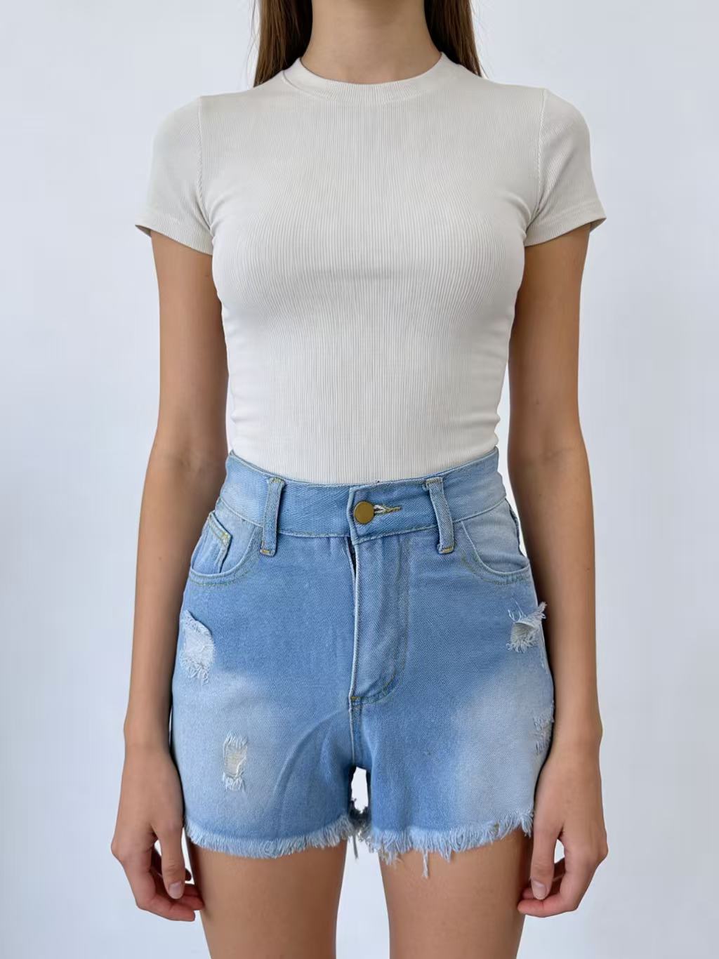 Dame Crop Top og High-Waist Jeans-Shorts Skovae