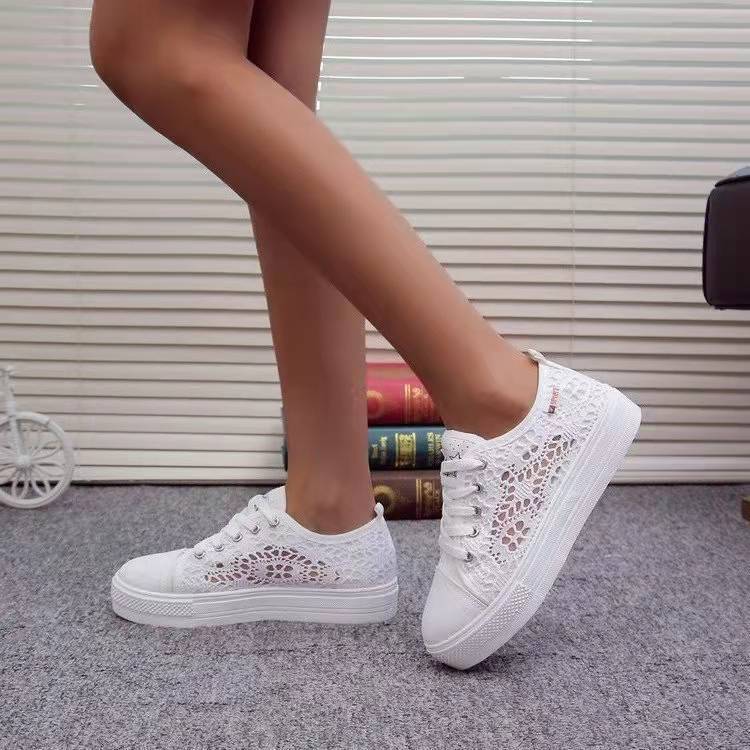 Dame sneakers med filigran spidsmønster og skridsikker sål Stilla