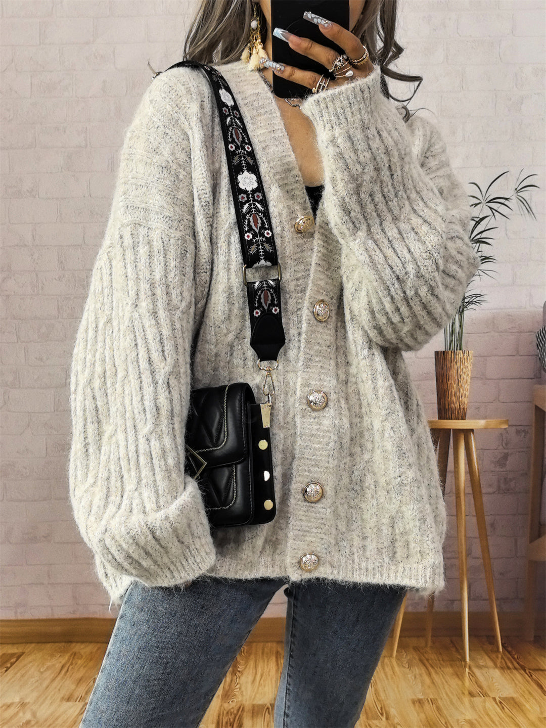 Kvindernes komfortable cardigan med knapdetaljer Stilla