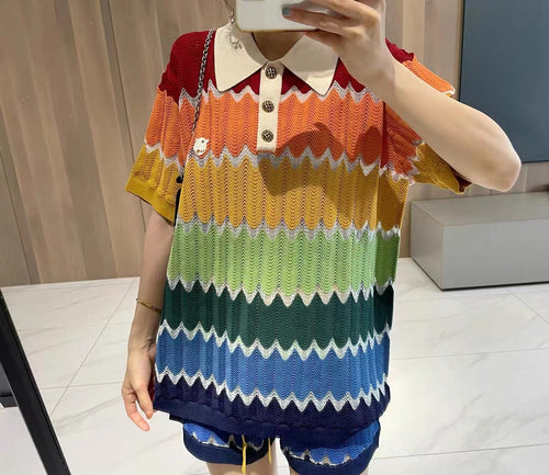 Dame poloshirt med iøjnefaldende bølgemønster og dekorative knapper Stilla