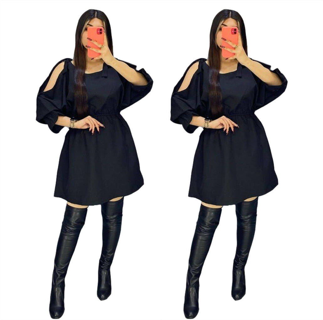 Dame kortærmet kjole med off-shoulder design og rynker Stilla
