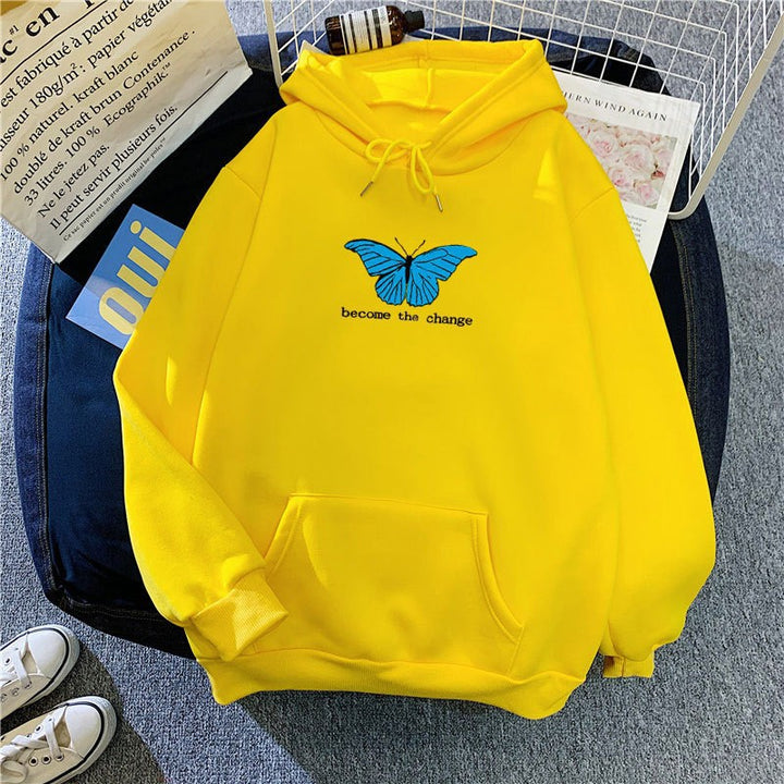 Kvinders hoodie med kort skæring og unikt sommerfugl motiv Skovae