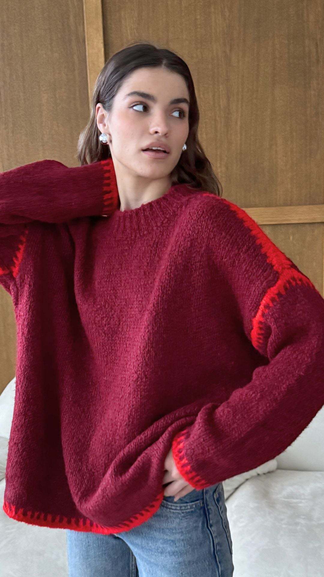 Kvinders afslappede strik sweater med farveaccentueret kant Stilla