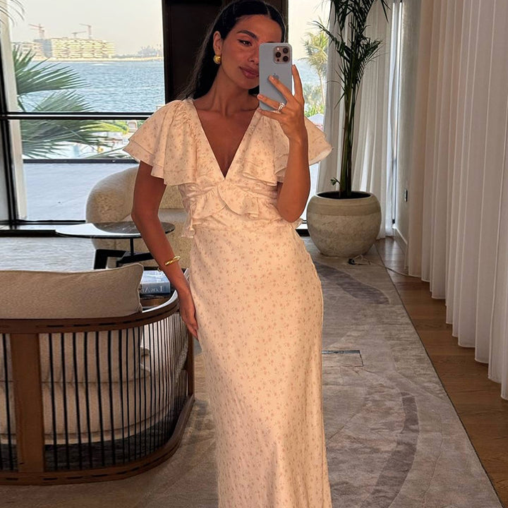 Dame Maxikjole med elegante flæsedetaljer og feminin silhuet Stilla