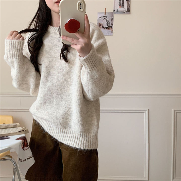 Kvinders fluffy oversized sweater lavet af blødt strik Stilla