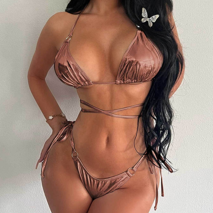 Dame Triangel-Bikini-Sæt med innovative snøre detaljer og skinnende finish Stilla