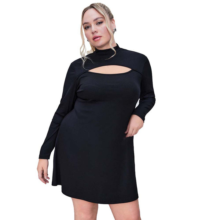 Dame minikjole med stejl krave og raffineret cut-out Stilla