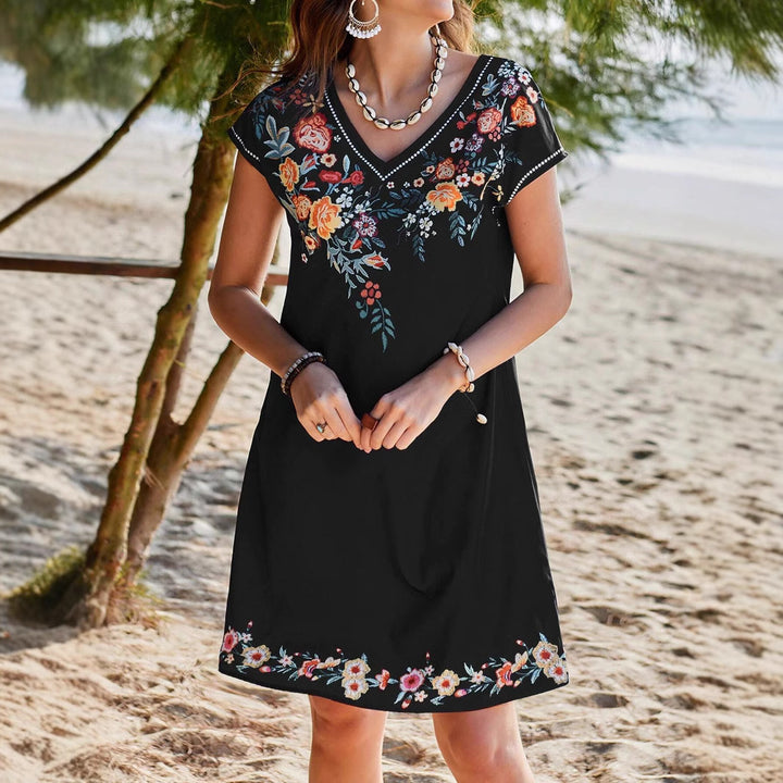 Dame Boho-kjole med blomsterbroderier og V-udskæring Stilla