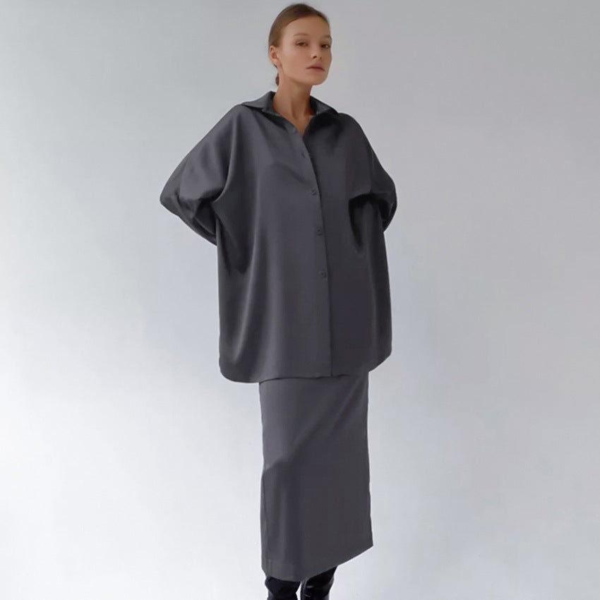 Dame sæt bestående af afslappet bluse og elegant, svajende maxiskørt Stilla